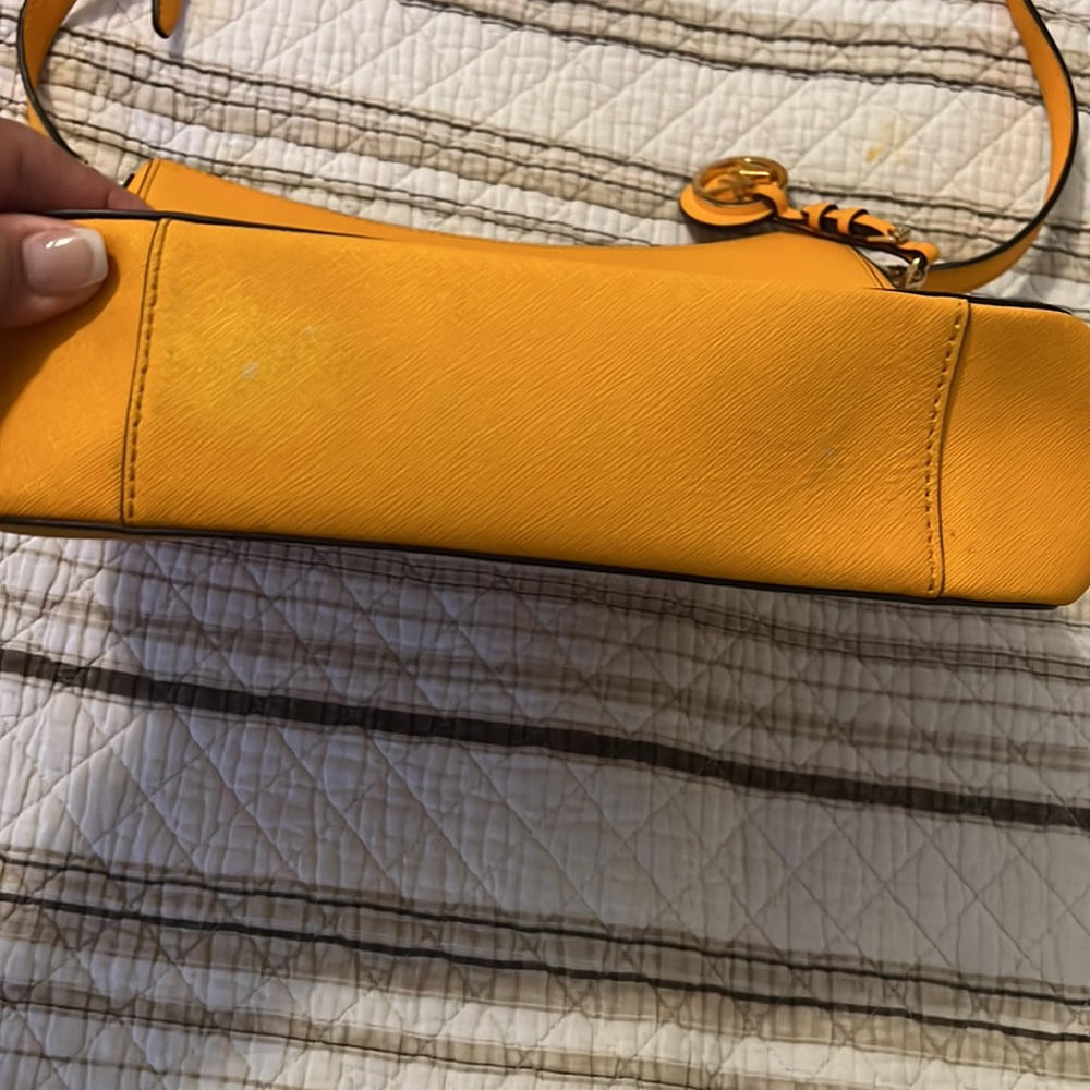 Yellow Mk - Picture 3 of 9